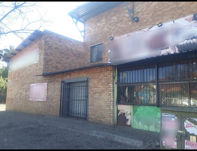 1,400M² BUSINESS FOR SALE IN RUSTENBURG CENTRAL